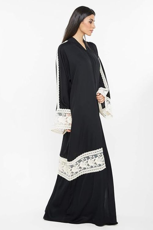 Black Abaya with Elegant Lace Trims – Sophisticated & Stylish